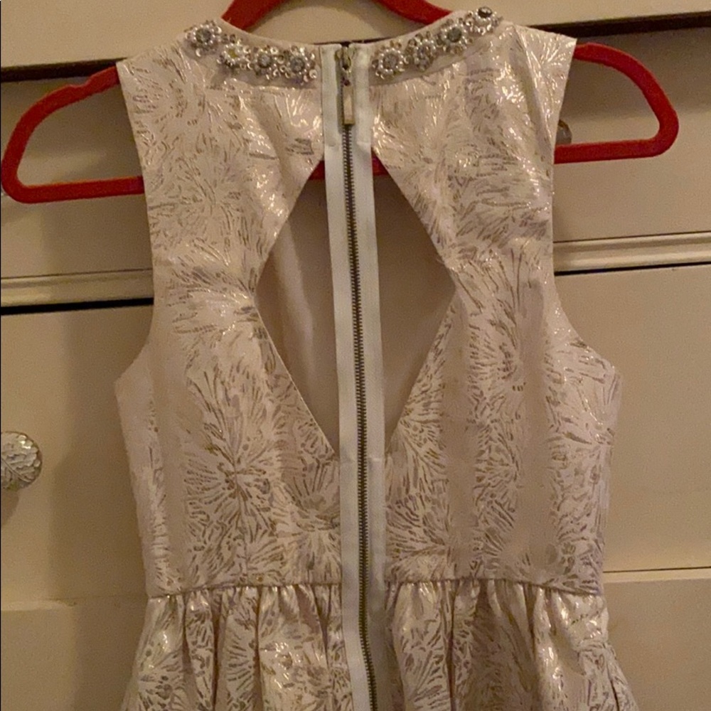 Dress - Picture 4 of 4